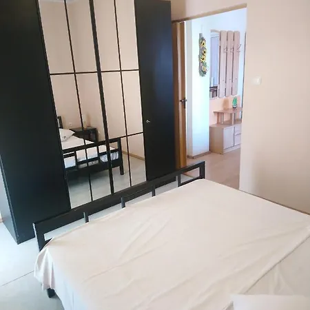 Sandra Apartment *