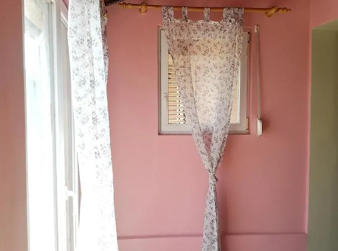 Apartments Sandra * Lopar